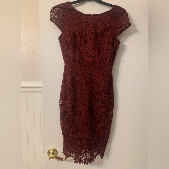 Lulus small burgundy dress right sheer right now wine red - Picture 6 of 7